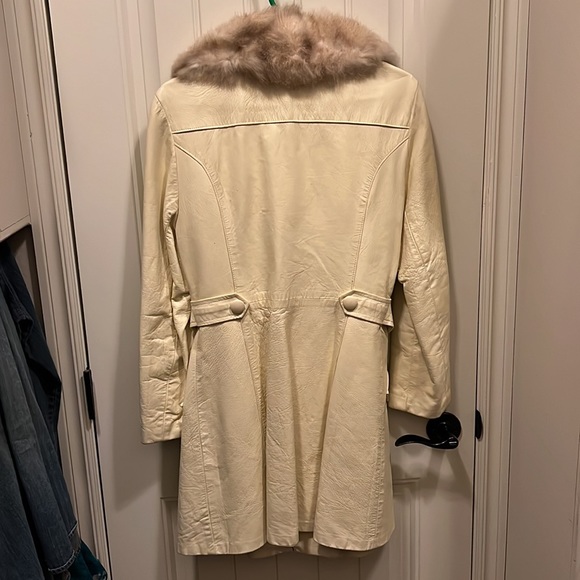 Vintage 70s 1970’s cream leather double breasted trench coat real fur collar - Picture 6 of 12